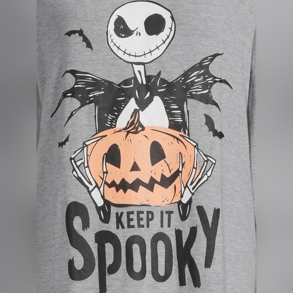 💀Nightmare Before Christmas🎄🎄Sleepshirt with Socks🎄NWT - Picture 4 of 5